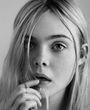 Ur. Elle Fanning (1998)